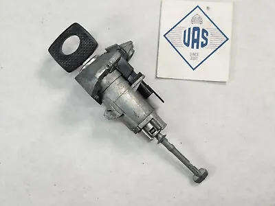 Mercedes W203 W211 E350 2006-2009 Front Left Door Lock Cylinder Guide 211M47656 • $189