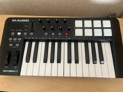 £40 • Buy M-Audio Midi Oxygen 49 Keyboard - Black & Silver (Used) 