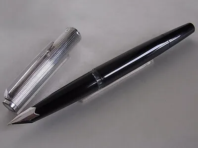 Montblanc 126 Fountain Pen 18K Nib Sterling Silver 925 Cap • $249.99