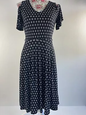 Jacqui E Size XS Black White Stretch Polyester Elastane Open Shoulder Dress  • $12.50