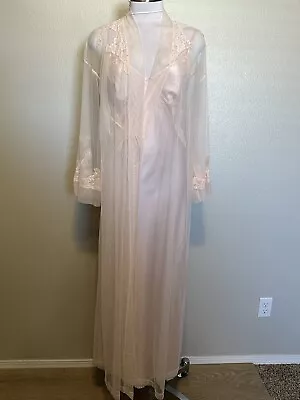 VTG Victoria's Secret Pink Nightgown Bridal Lingerie Robe Peignoir Lace Satin SM • $119.99