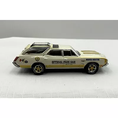 Greenlight 1972 Oldsmobile Vista Cruiser Pace Car White Die Cast • $16.99