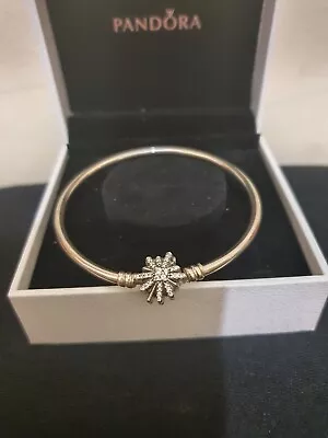 PANDORA LIMITED EDITION BANGLE - FIREWORK SNOWFLAKE CLASP  - 16.5cm  • $40.50