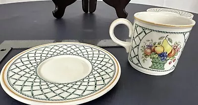 Villeroy & Boch Flat Cup And Saucer Set Basket. • £24.09