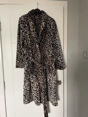 £7 • Buy Woman’s Dressing Gown Size M