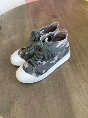 $7.99 • Buy Rocket Dog Camo Size 9.5 High Top Zipper Side Pre-owned Euc