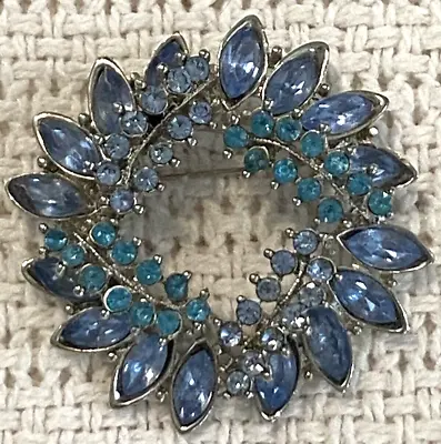 Vintage Sparkle Blue And Turquoise Blue Rhinestones Brooch • $32