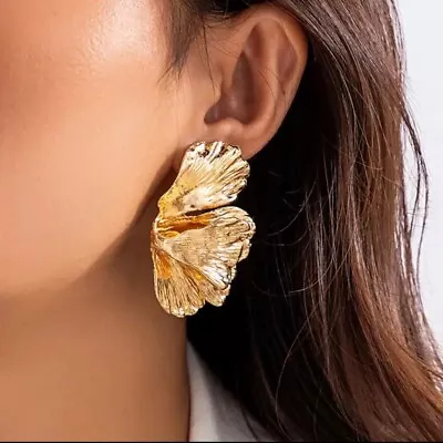 ZARA GOLD Ornate Textured Flower Leaf Art Statement  Stud Earrings • £6.99