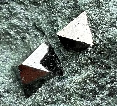 78 Gram Very Rare Full Terminated Magnetite Stunning Crystals On Matrix From Pak • $9.99