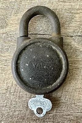 Vintage Yale & Towne Round Lock W/ Original Key • $9.99