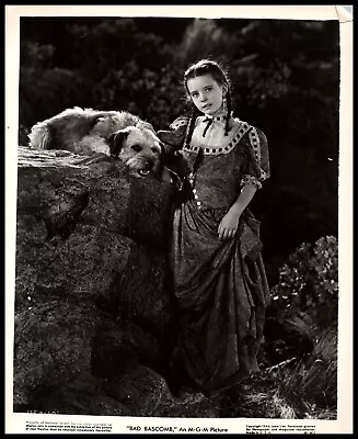 1946 MARGARET O'BRIEN AND DOG IN  BAD BASCOMB  ORIG PORTRAIT VINTAGE Photo 658 • $34.99