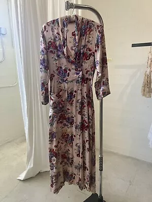 RARE 1940s Satin Floral Dressing Gown Antique  • $60