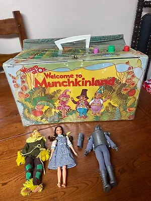 Wizard Of Oz 1975 Vintage Welcome To Munchkinland Playset W/ 3 Dolls Dollhouse • $49.99