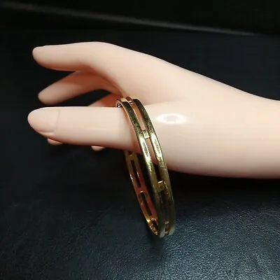 Vintage Jewelry Signed MONET Bangle Bracelet. 7542 • $16.99