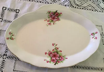 Pretty Grindley Cream Petal “Apple Blossom” Cake Plate.🌸Made In England.🌸🌿 • $38