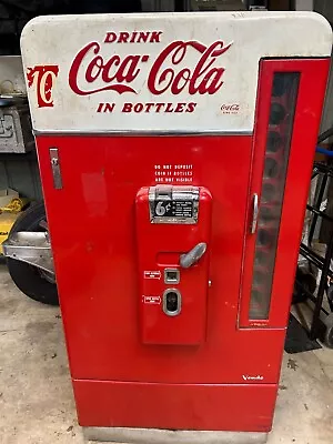 1956 Antique Coca Cola Vendo Machine (6 Cent) • $1000