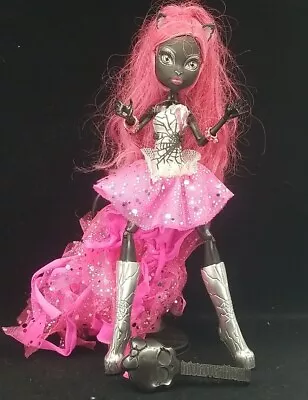 Monster High Catty Noir With Tail Doll W/ Brush & Stand  13 Wishes 2013  • $50