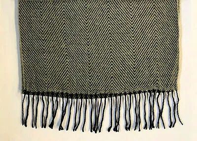 Mens One Size Stewart Of Scotland 100% Acrylic Gray Weave Pattern Driver Scarf • $16.88