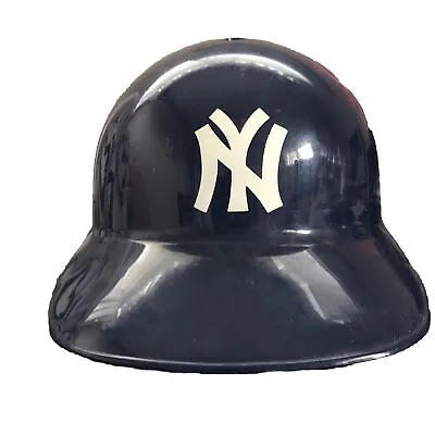 Vintage New York Yankees Plastic Batting Souvenir Helmet MLB Baseball Laich • $15