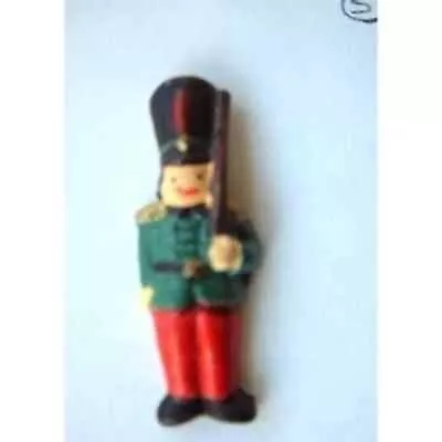 TOY SOLDIER PIN BROOCH-Funky Nutcracker Holiday Novelty Jewelry • $5.99