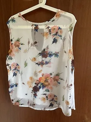 $8 • Buy Pull And Bear Size L
