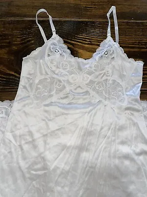 Vintage Vanity Fair White Full Slip Size 34 TT Lace Piquant Elegant USA Bridal • $30