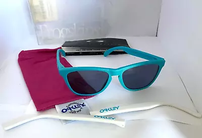 New Oakley Frogskins Limited Edition Sunglasses 4 Legged Matte Turquoise 03-217 • $225