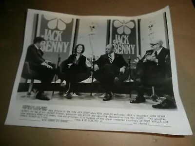 Vintage Mike Douglas Show Photo Jack Daughter Joan Benny Blumofe Mel Blanc 1975 • $15.99