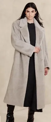 H&M Faux Fur Coat XS • $89