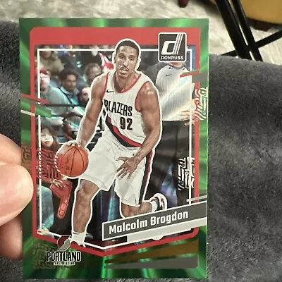 2023-24 Panini Donruss - Holo Green Laser #17 Malcolm Brogdon • $0.99