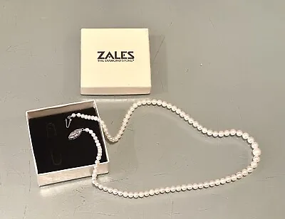 Pre-Owned Mother Of Pearl 14K White Gold Clasp Jewelry Necklace Retailed Zales • $140