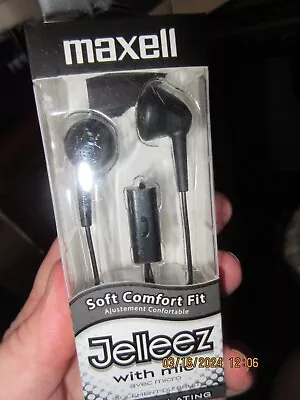 Maxell Jelleez Soft Comfort Fit Noise Isolating Earbuds With Mic - Black #191569 • $8.99