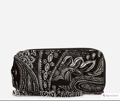 Vera Bradley Accordian Wristlet • $15.99