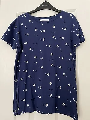 $15 • Buy Pull And Bear Blue Daisy Tshirt Size S