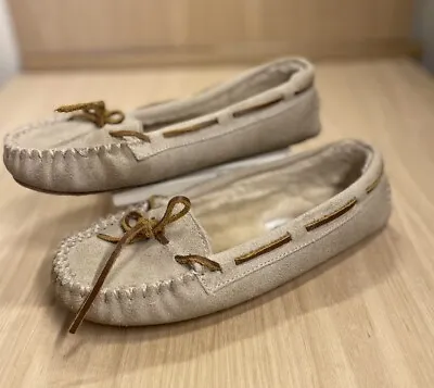 Minnetonka Cally-Half SZ 4018 Women's Moccasins USA Size 7 Cream • $21