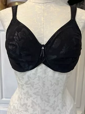 Wacoal Awareness 85567 Bra Black Wide Straps 34D EUC • $23