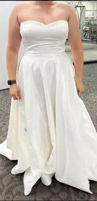Strapless Wedding Dress Size 14 • $350