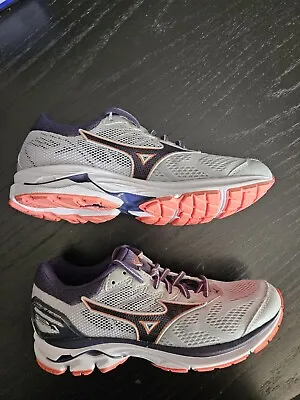 NEW Mizuno Wave Rider 21 Size 6 Gray/Purple • $60