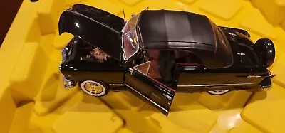 $44.99 • Buy 1950 Ford Crestliner Maisto 1/18 Scale Very Sharp And Clean Car