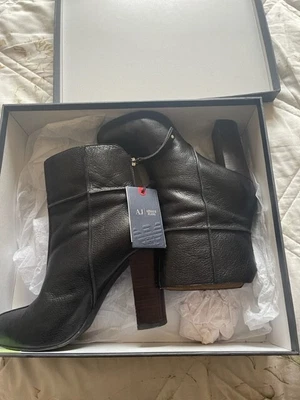 £55 • Buy Shoes Size 5