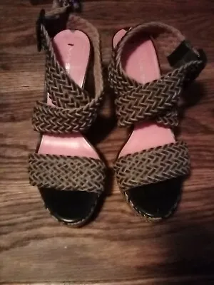 Via Spiga Chevron Wedge Sandals Size-8 • $200