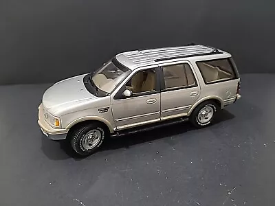 UT Ford Expedition 1:18 Diecast Car SUV Silver Edition Eddie Bauer *READ* • $99.95