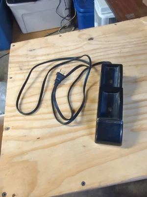 $5.90 • Buy Nyko 86084-M27 Black Xbox 360 Charge Base Charging Dock Charger Only UNTESTED 
