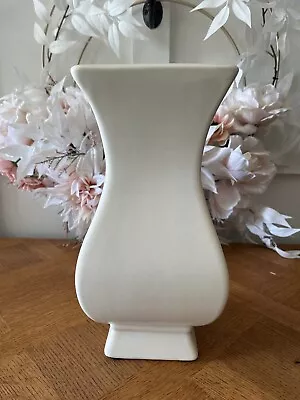 Vintage Haeger USA Pottery 11” Tall Elegant Footed Vase Ivory White Mid Century • $32