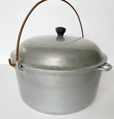 Vintage Majestic Cookware Aluminum Dutch Oven Kettle With Lid 5 Quart W/Handle • $39.99