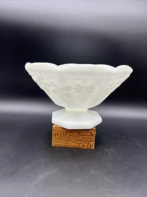 Vintage White Milk Glass Pedestal Footed Fruit Bowl Grape Vine & Leaf Pattern 9  • $6.27