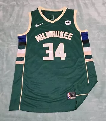 Giannis Antetokounmpo Signed Milwaukee Bucks Jersey+Beckett COA • $350