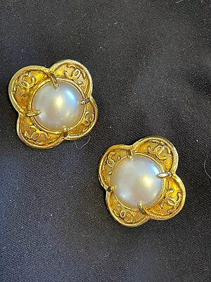 Vintage Authentic Chanel Gold-tone And Faux Pearl Clip On Earrings • $172.50