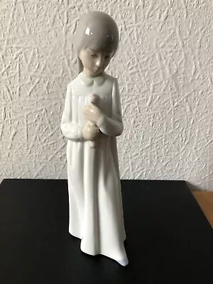 Zaphir Figurine - Girl Holding A Candle • £9