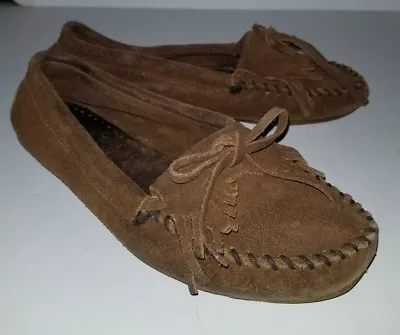 Minnetonka Brown Suede Fringe Kiltie Moccasins Loafers. 6 • $9.99